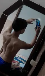 <em><strong>Alberto G.</strong></em>